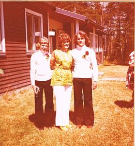 Fr vänster Runo Söderlund, min mor Iris Jacobsson och jag