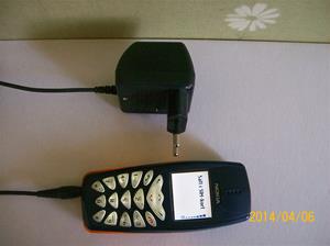 841. Nokia mobiltelefon, typ: 3510i (RH-9). Inklusive laddare. Tillverkningsland: Ungern. Fotonr: 101_0584