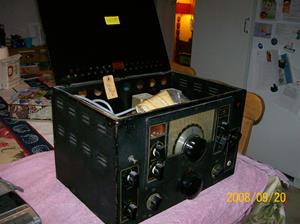 255. National High Frequency Receiver. Typ: NC-100XA. Nr: ? Servad 1960 06 13 enligt lapp i locket. Fotonr: 100_2194