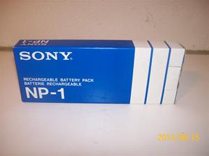 708. Sony NP1, originalkartong till batteripack för nummer 702. Nummer 2-294-003-. Tillv. år 1981. 101_0311