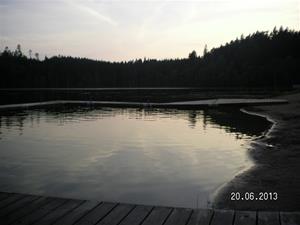 SANY0097. Emil tog ett dopp i sjön vid GEKÅS. 20/6 21:29.