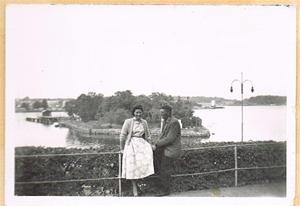 Mor och far i Oskarshamn sommaren 1957 001
