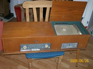 23. Philips, radiogrammofon. Typ: F5S 94A. Nummer: 79001. Fotonr: 100_1040