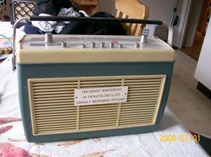 070. Bang & Olufsen transistorradio. Typ: Beolit 600 1202. Serie: 80. Nummer: 17034 (009550). Fotonr: 100_1145. Inlagt på webben 2014 06 02.