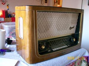 280. Telefunken, rörmottagare. Typ: Opus 55 TS. Nr: 176622. Tillv.år: 1953. Etikett på baksidan: Svenska AB trådlös telegrafi Stockholm. Fotonr: 100_2373