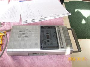 256. Sharp, Cassettebandspelare. Typ: RD 220 DS. NR: 871-B-DBP 522 E C. Fotonr: 100_2200