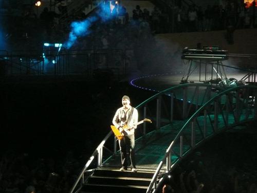 U2 U2