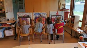 Så kan man också måla i Reggio Emilia inspirerande förskola