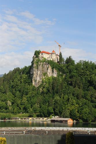 Sloveniens äldsta slott
