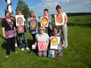 Några av deltagarna i psychic art-kurs