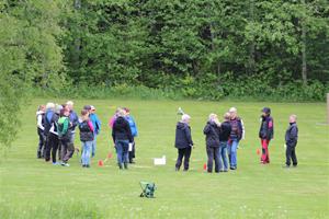 Rallylydnad banvandring före tävlingsstart.