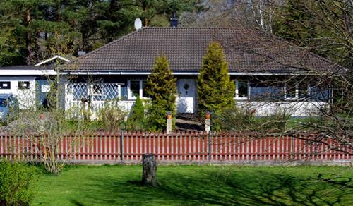 hems_huset fram fr grannen IMGP9471 hems_huset fram fr grannen IMGP9471