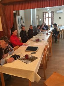 Tv. ny kassör Alf Örnborg Th. avgående kassör Berit Bodin
